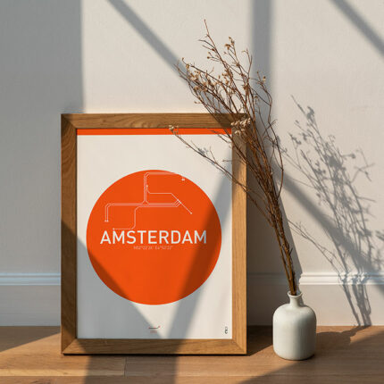 El póster "AMSTERDAM" de la colección Food Collection destaca por su vibrante diseño de tulipanes, una de las flores más representativas de los paisajes de Holanda. Con un estilo moderno y colorido, este póster aporta frescura y energía a cualquier espacio de tu hogar, especialmente a la cocina o salón. Ideal para quienes buscan una decoración alegre, llena de vitalidad y un toque de naturaleza. ¡Dale vida a tu hogar con el póster "AMSTERDAM"!