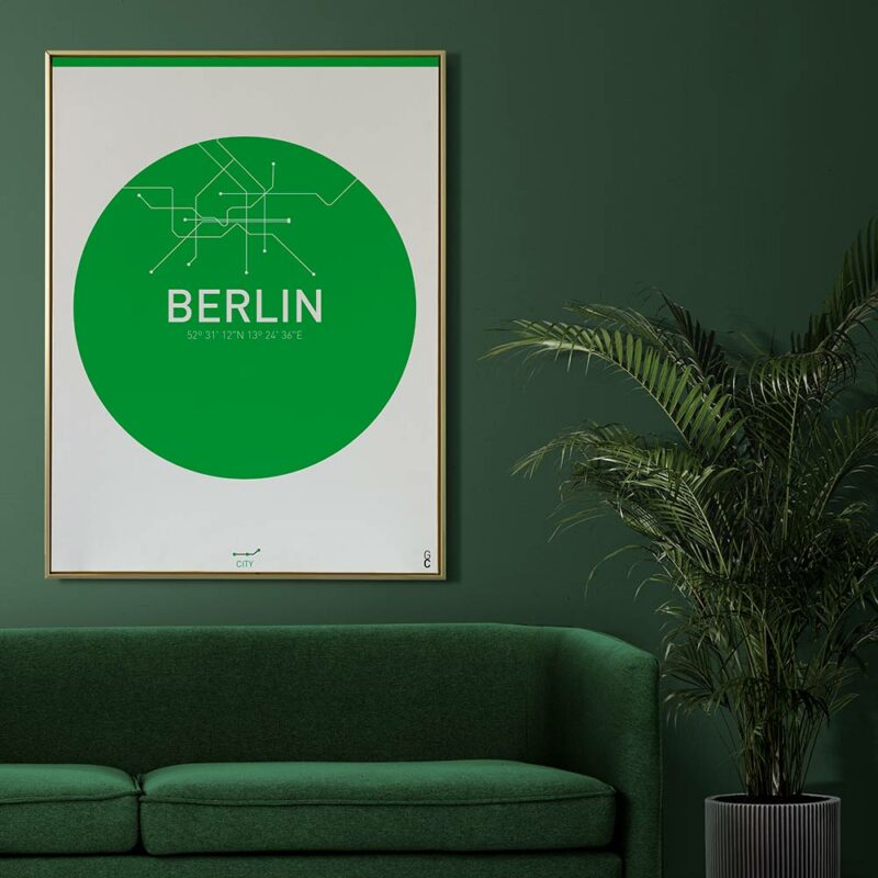 El póster "BERLÍN" de la colección City Collection captura la esencia de la ciudad a través de un diseño que evoca la historia y la transformación de Berlín. Con un enfoque en los elementos más representativos de la ciudad, este póster refleja su espíritu moderno y su rica herencia cultural. Ideal para los amantes de la historia y la arquitectura, el póster "BERLÍN" añade un toque único y lleno de carácter a cualquier espacio. Perfecto para aquellos que buscan una decoración con significado y estilo.
