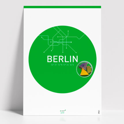 El póster "BERLÍN" de la colección City Collection captura la esencia de la ciudad a través de un diseño que evoca la historia y la transformación de Berlín. Con un enfoque en los elementos más representativos de la ciudad, este póster refleja su espíritu moderno y su rica herencia cultural. Ideal para los amantes de la historia y la arquitectura, el póster "BERLÍN" añade un toque único y lleno de carácter a cualquier espacio. Perfecto para aquellos que buscan una decoración con significado y estilo.