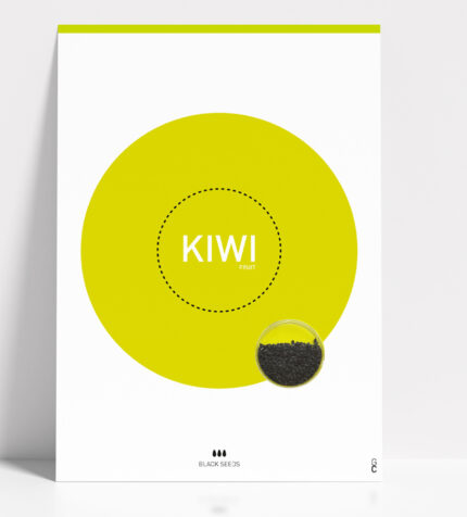 Composición de pósters minimalistas Strawberry y Kiwi de la colección Food de PosterGC en salón moderno