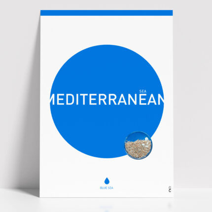 Póster Mediterranean minimalista con círculo azul inspirado en el mar Mediterráneo sobre fondo blanco