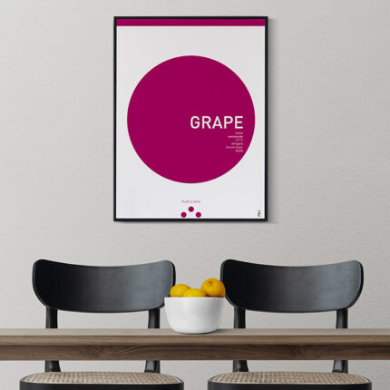 El póster "GRAPE" de la colección Food Collection es una pieza decorativa que evoca el fresco, la natura y la tradición vinícola. Este diseño destaca una viña llena de racimos, con un estilo moderno y minimalista que aporta una estética elegante en cualquier espacio. Las tonalidades verdes, moradas y doradas se fusionan para crear una imagen visualmente atractiva, que transporta a un universo de viñas y bodega.